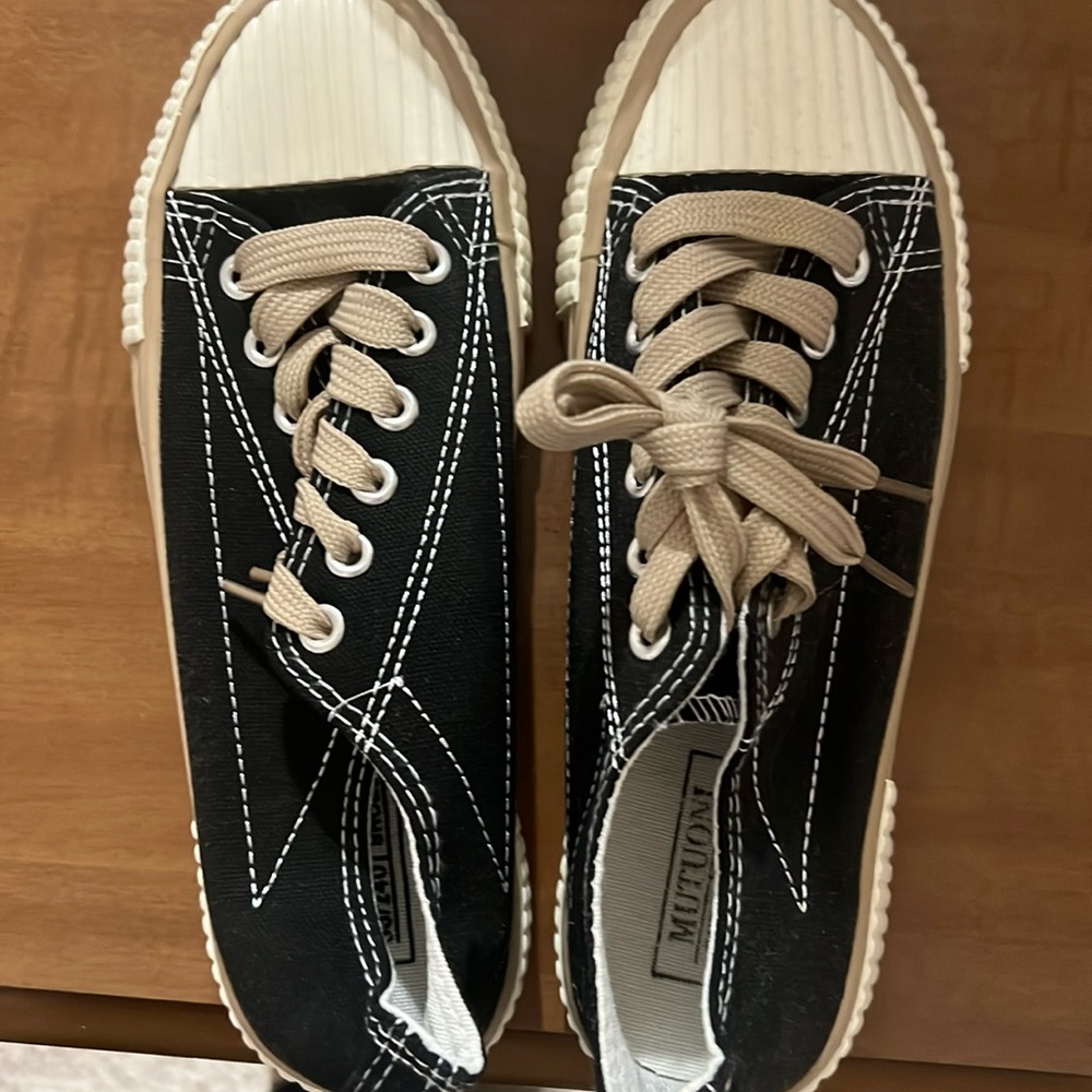 Women sneakers